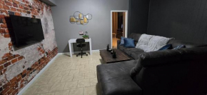Cozy condo in Shockoe Bottom with bars and restaurants at the doorsteps